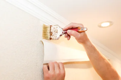 Pose de papier peint à la Quarte — revêtements muraux et toiles de verre